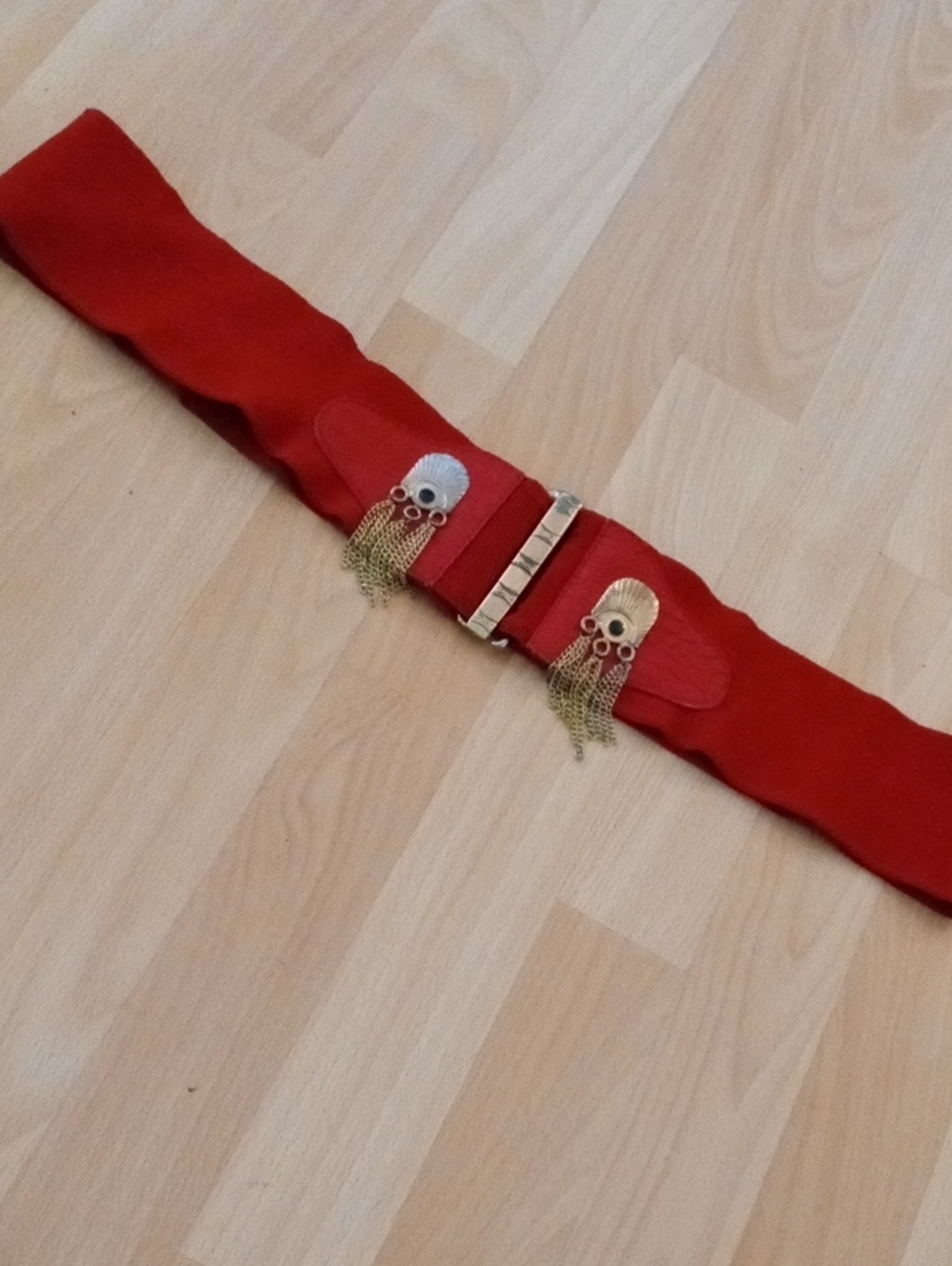 Red Women’s Stretch Waist Belt with Gold Chain Accents 42 Plus Stretch